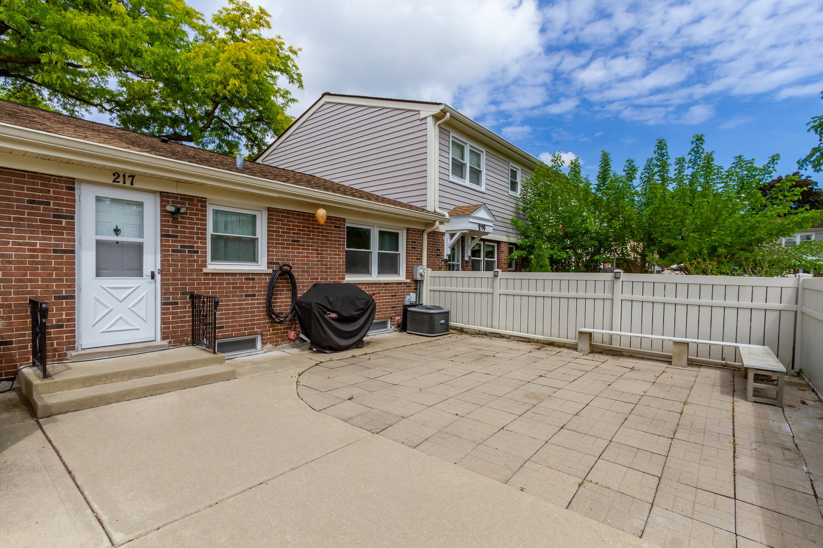 217 Fishing Lane #19, Wood Dale, IL 60191
