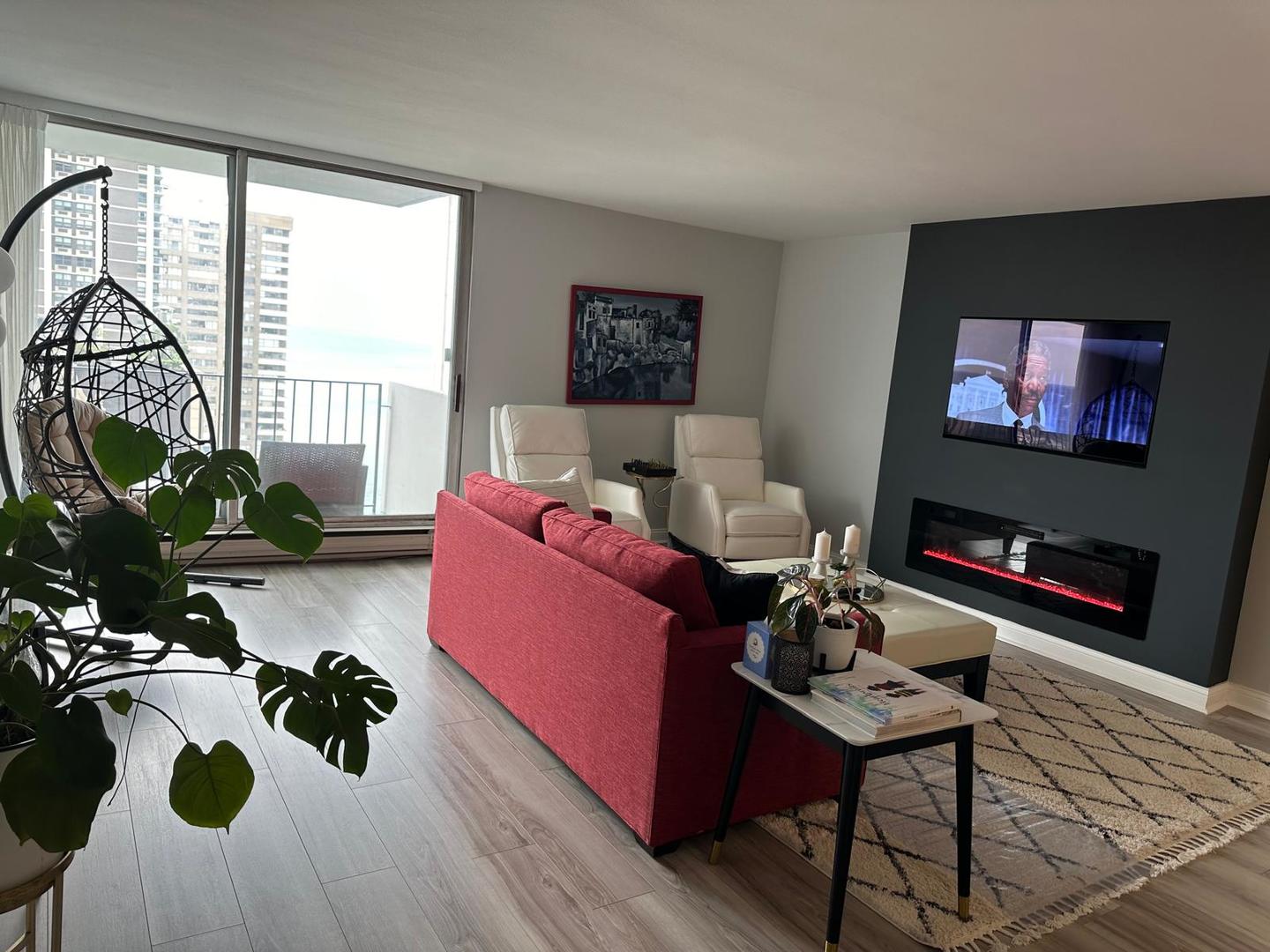 6033 N Sheridan Road #17H, Chicago, IL 60660