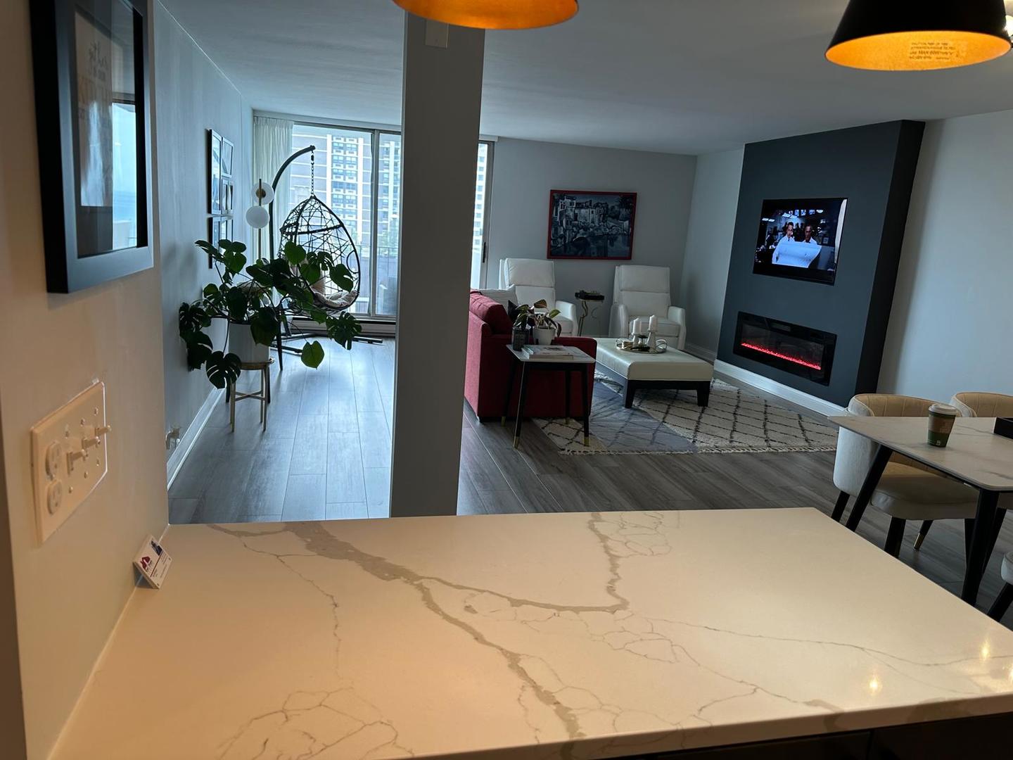 6033 N Sheridan Road #17H, Chicago, IL 60660