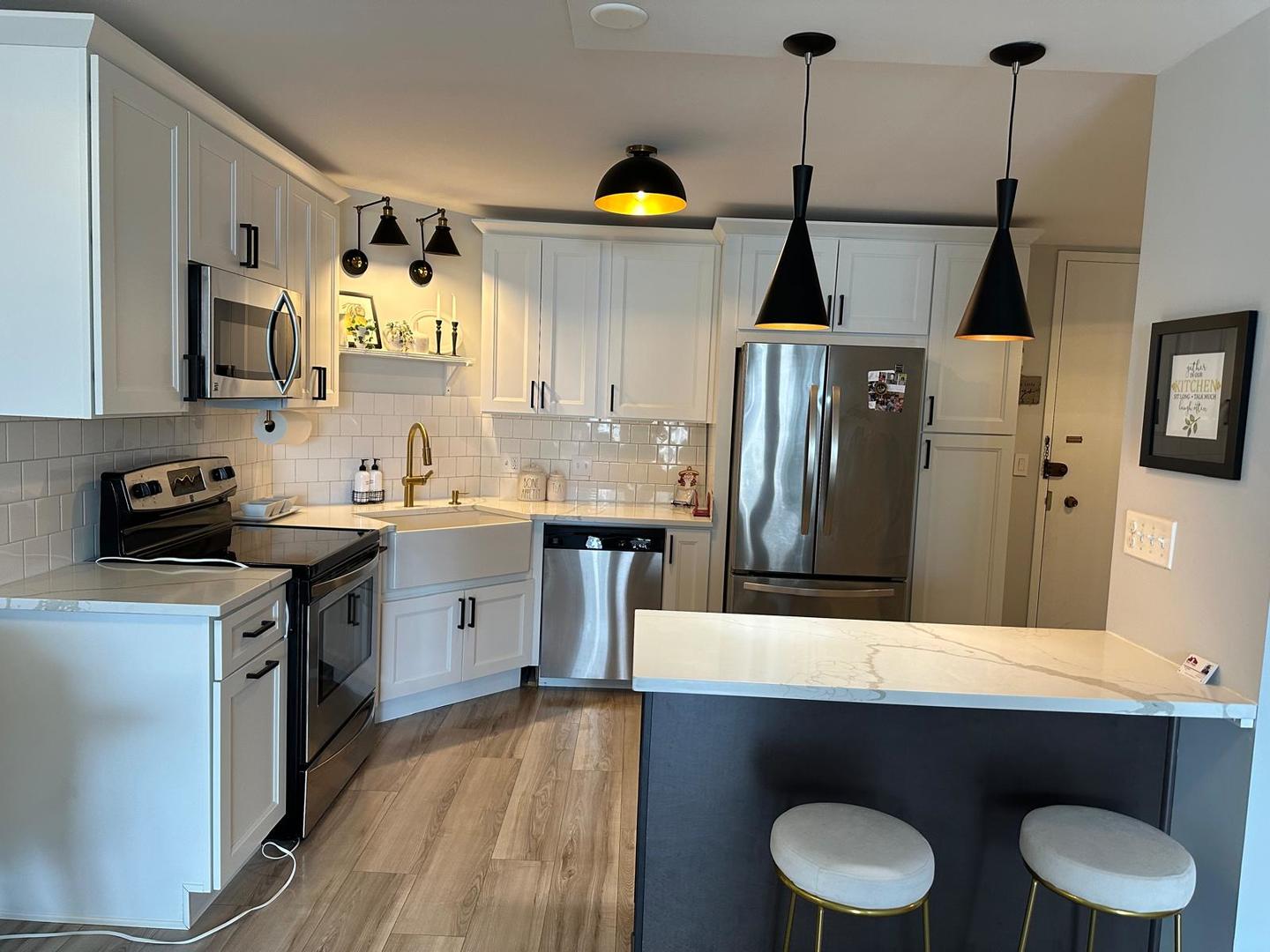 6033 N Sheridan Road #17H, Chicago, IL 60660