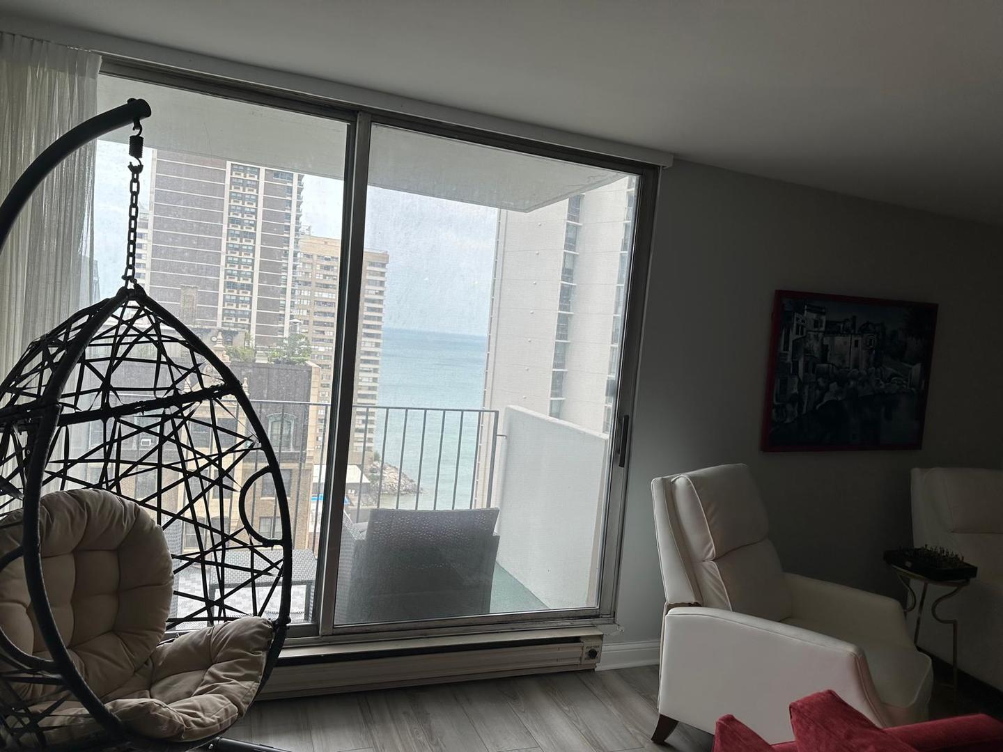 6033 N Sheridan Road #17H, Chicago, IL 60660