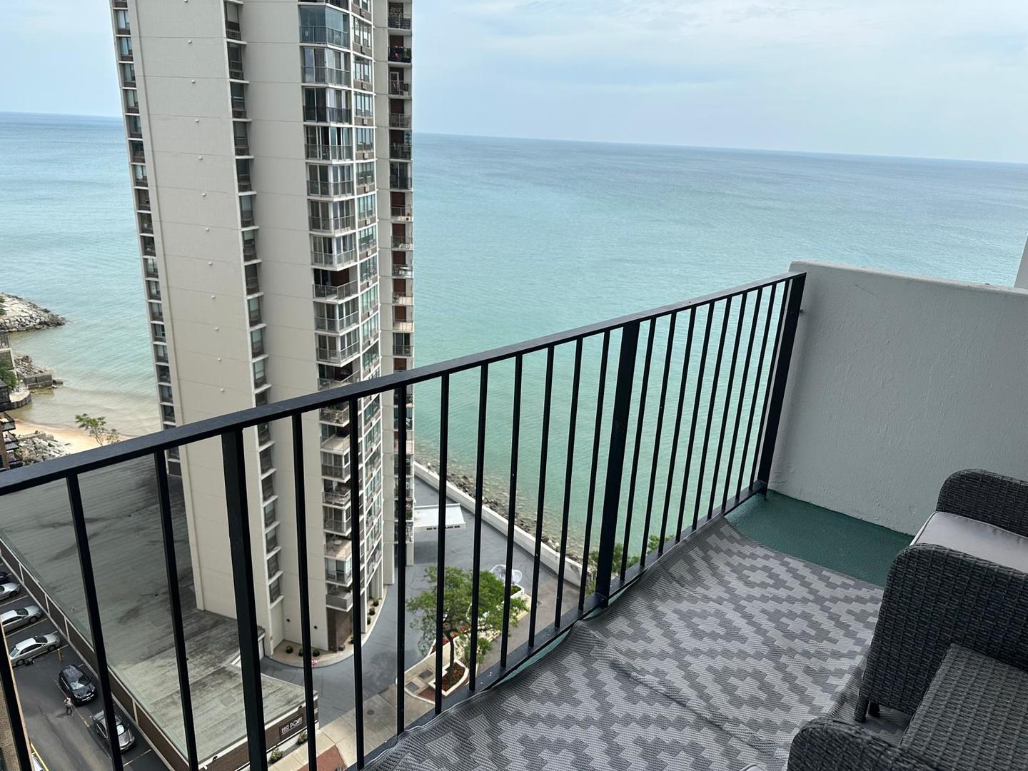 6033 N Sheridan Road #17H, Chicago, IL 60660