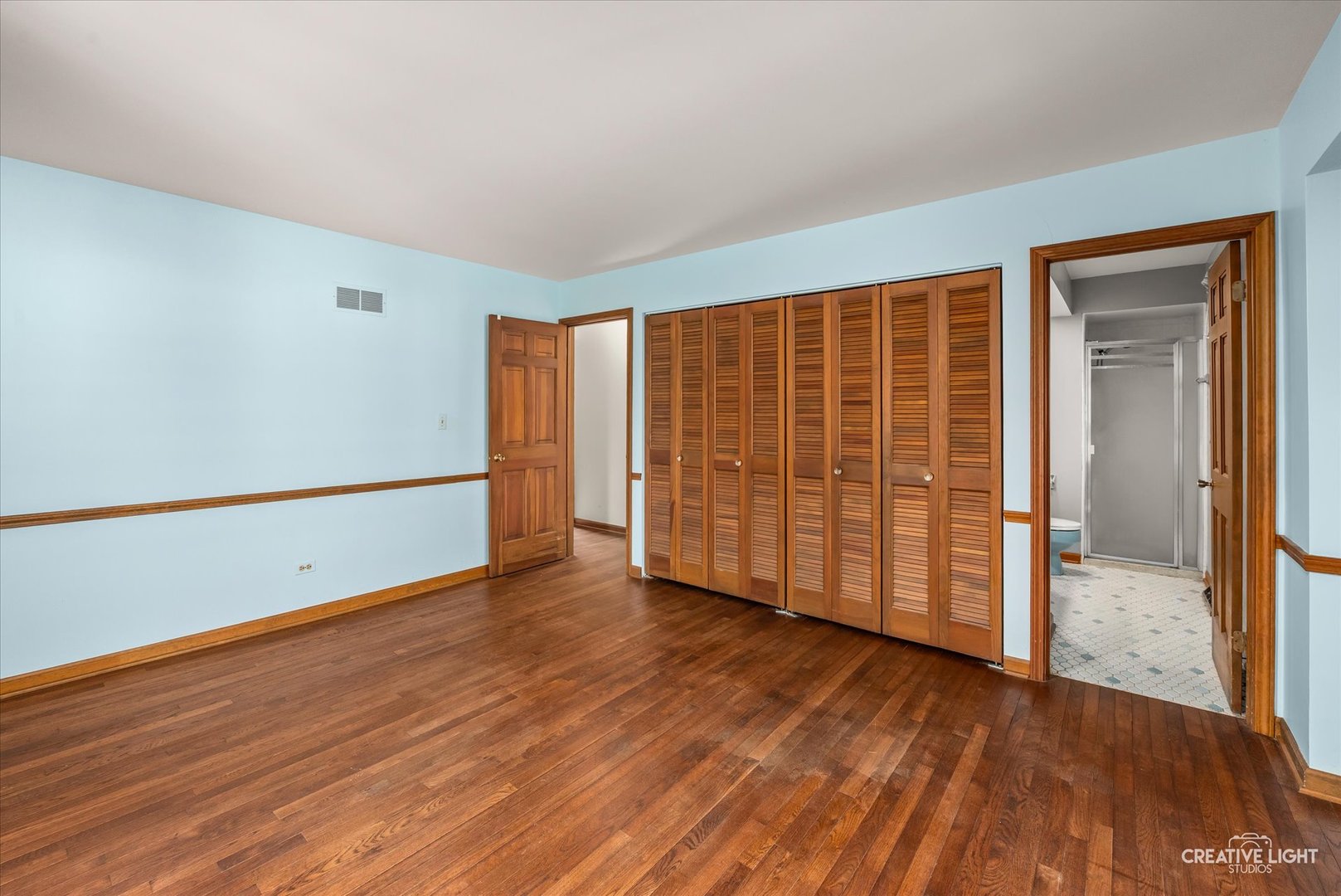 29W007 Oak Lane, Warrenville, IL 60555