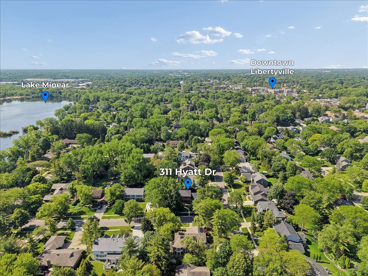311 Hyatt Drive, Libertyville, IL 60048