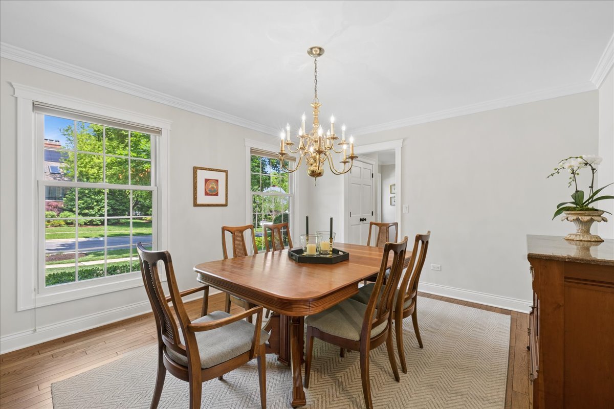 311 Hyatt Drive, Libertyville, IL 60048