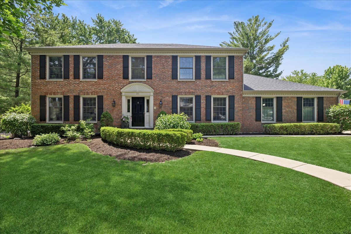 311 Hyatt Drive, Libertyville, IL 60048