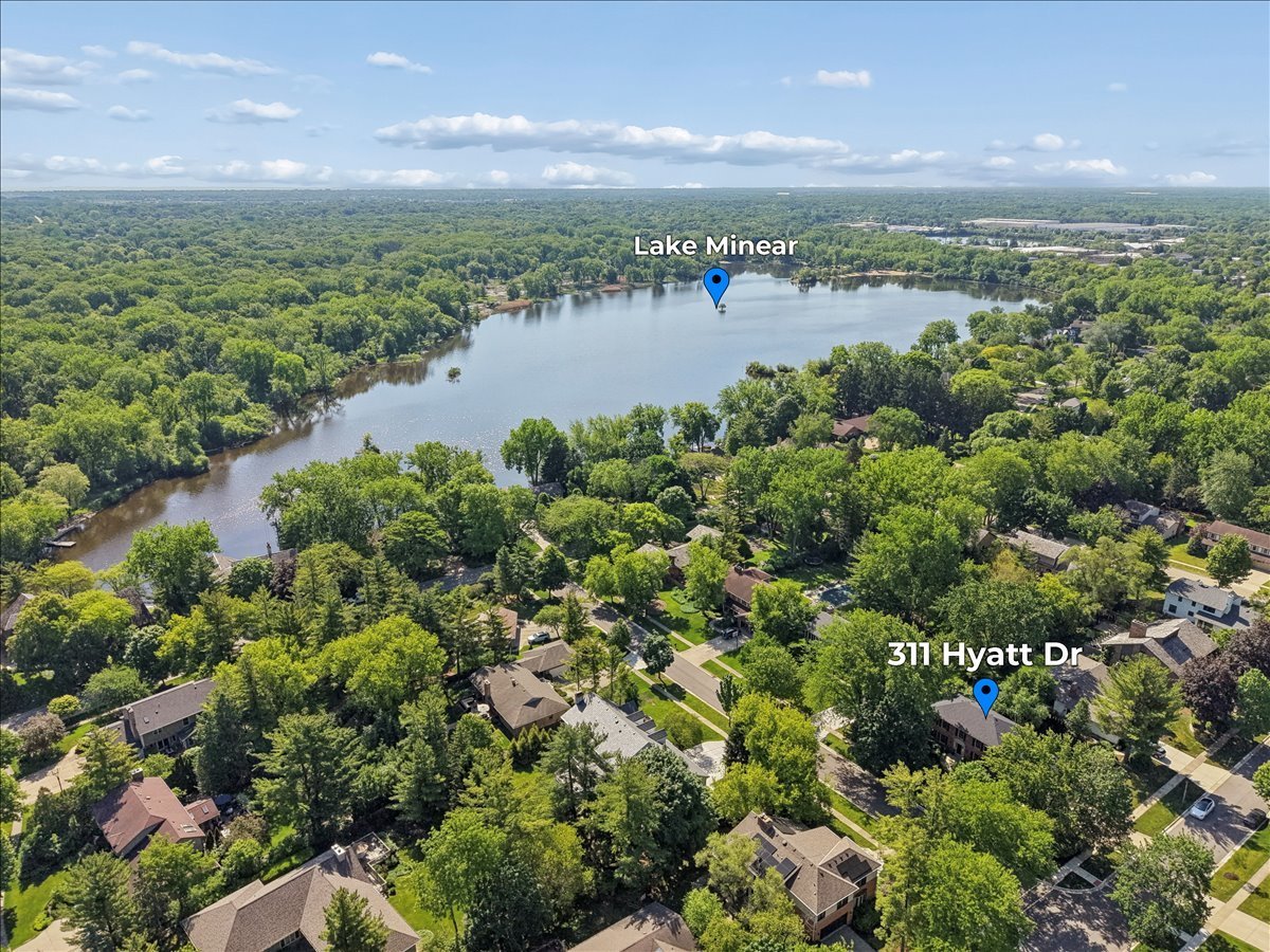 311 Hyatt Drive, Libertyville, IL 60048