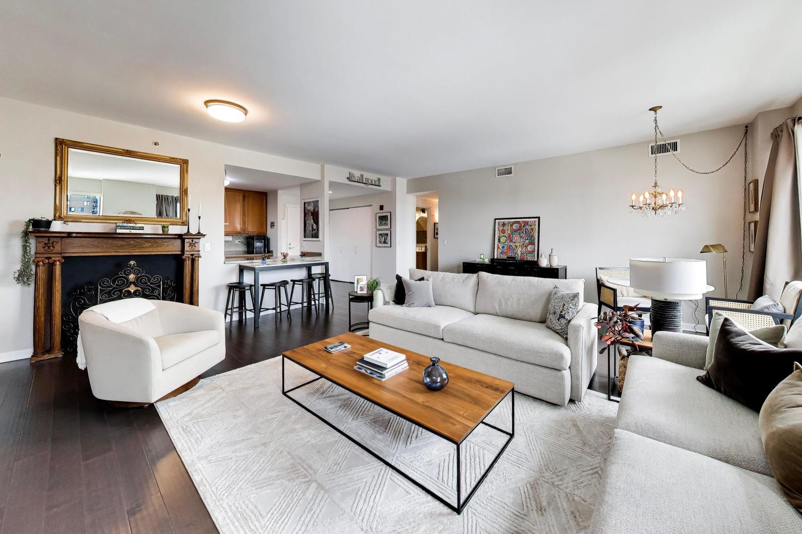 77 S Evergreen Avenue #806, Arlington Heights, IL 60005