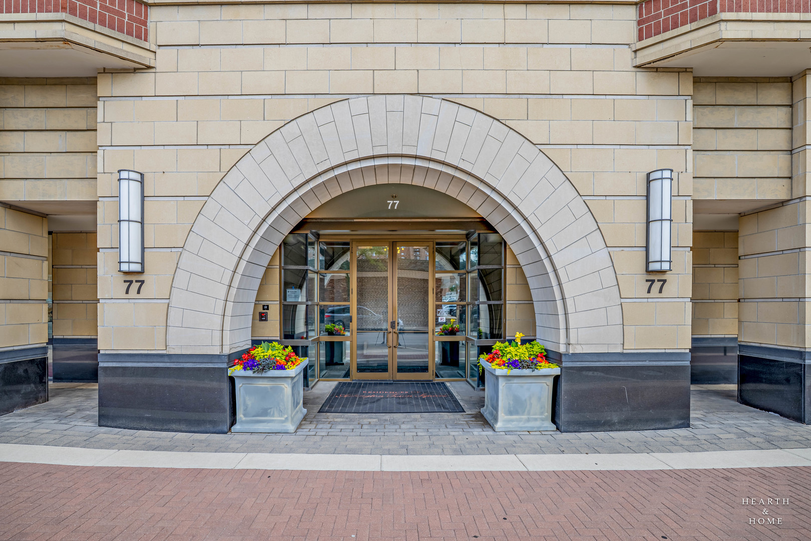 77 S Evergreen Avenue #806, Arlington Heights, IL 60005
