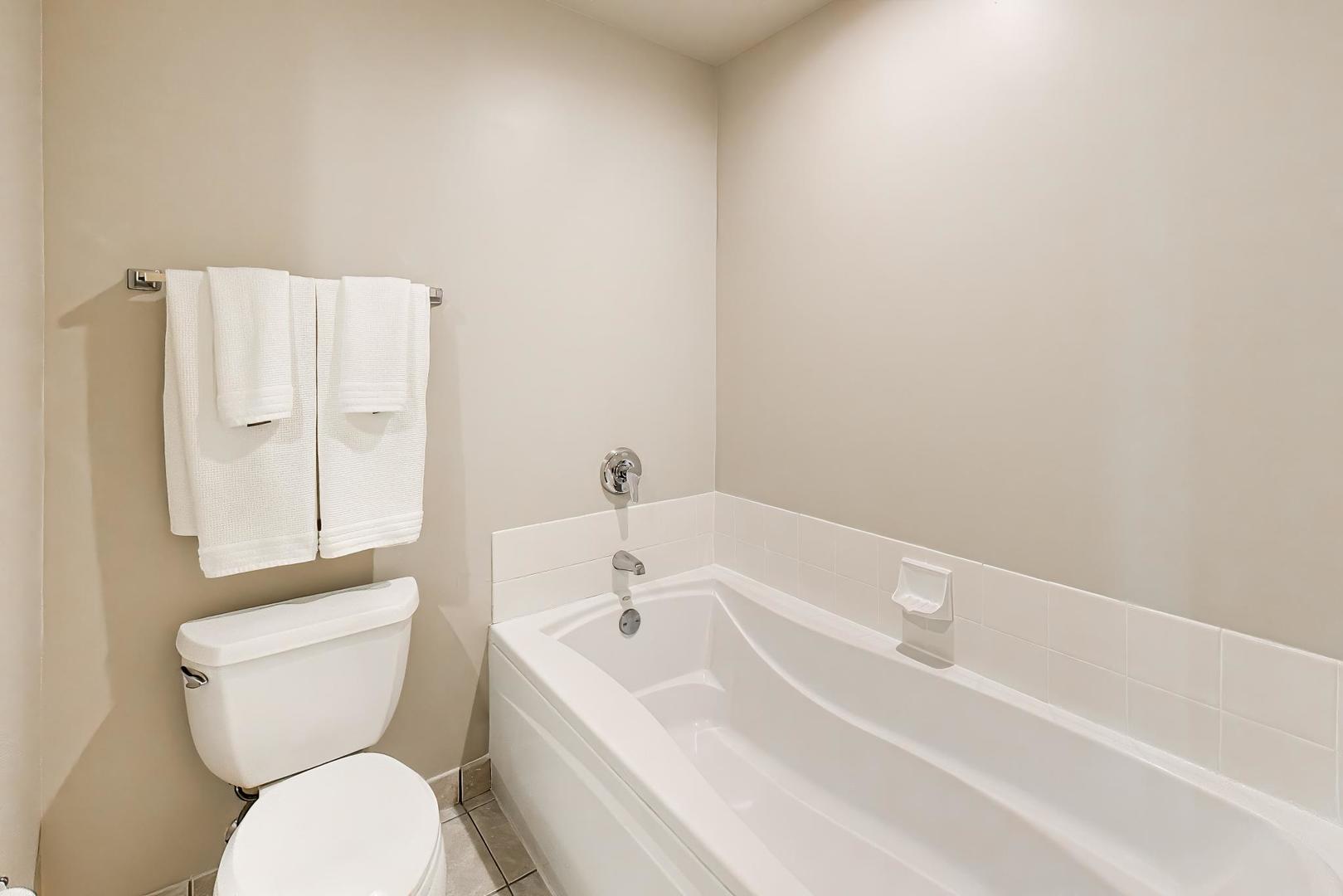 77 S Evergreen Avenue #806, Arlington Heights, IL 60005