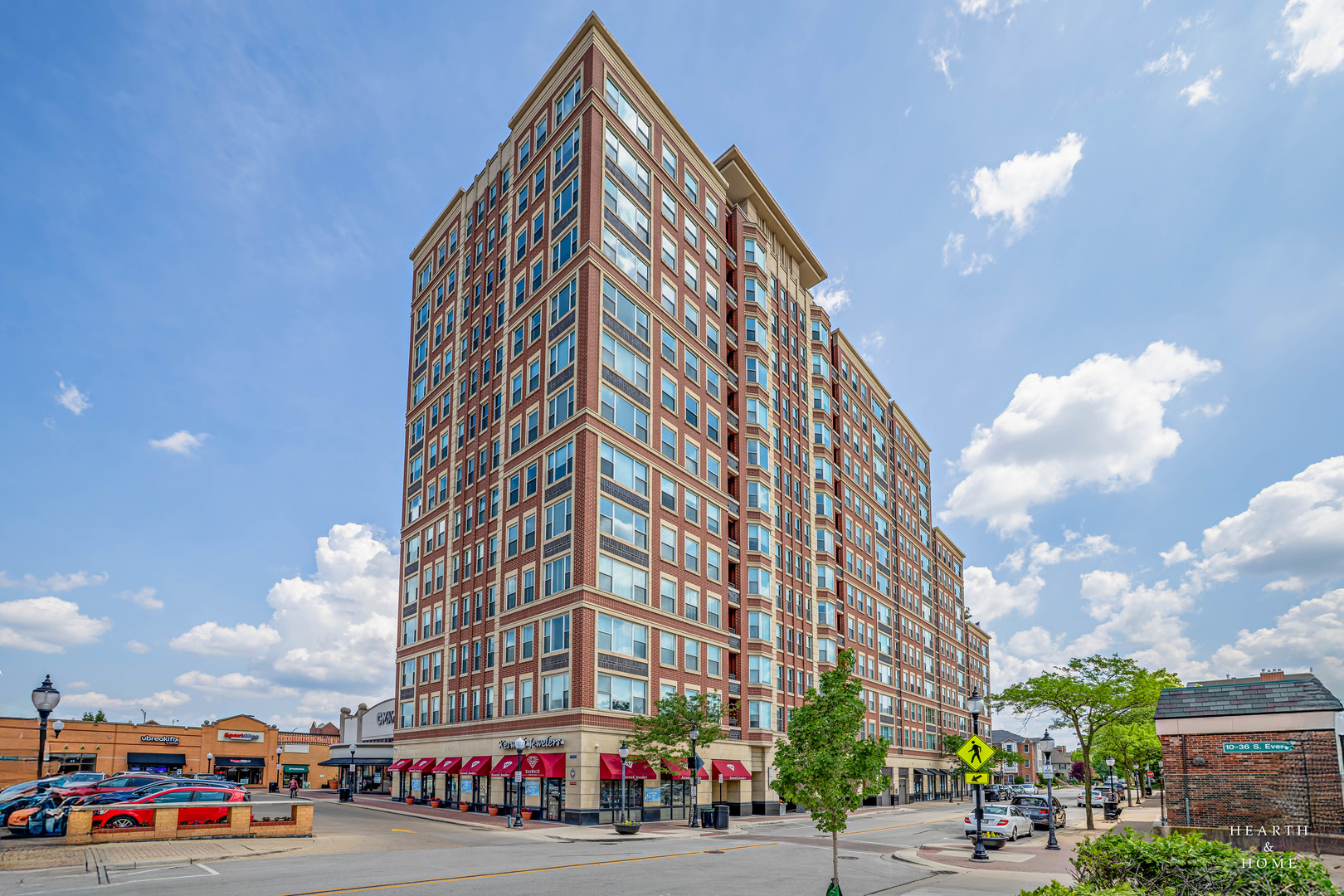 77 S Evergreen Avenue #806, Arlington Heights, IL 60005