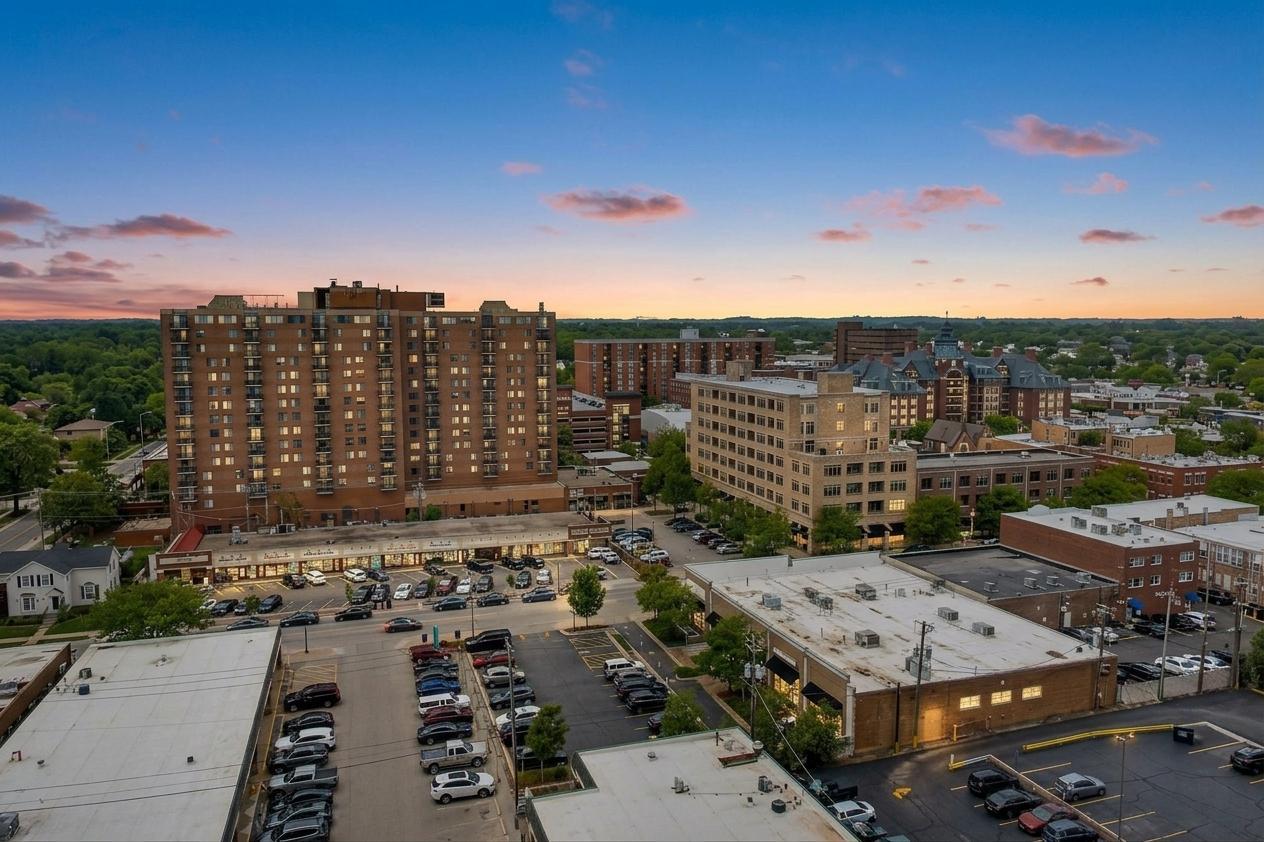 77 S Evergreen Avenue #806, Arlington Heights, IL 60005
