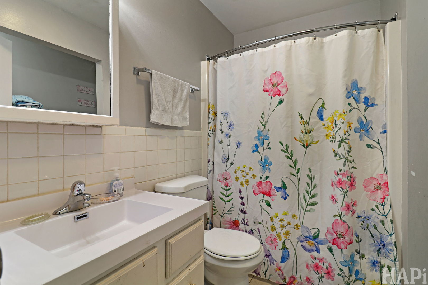 855 Belle Plaine Avenue, Gurnee, IL 60031