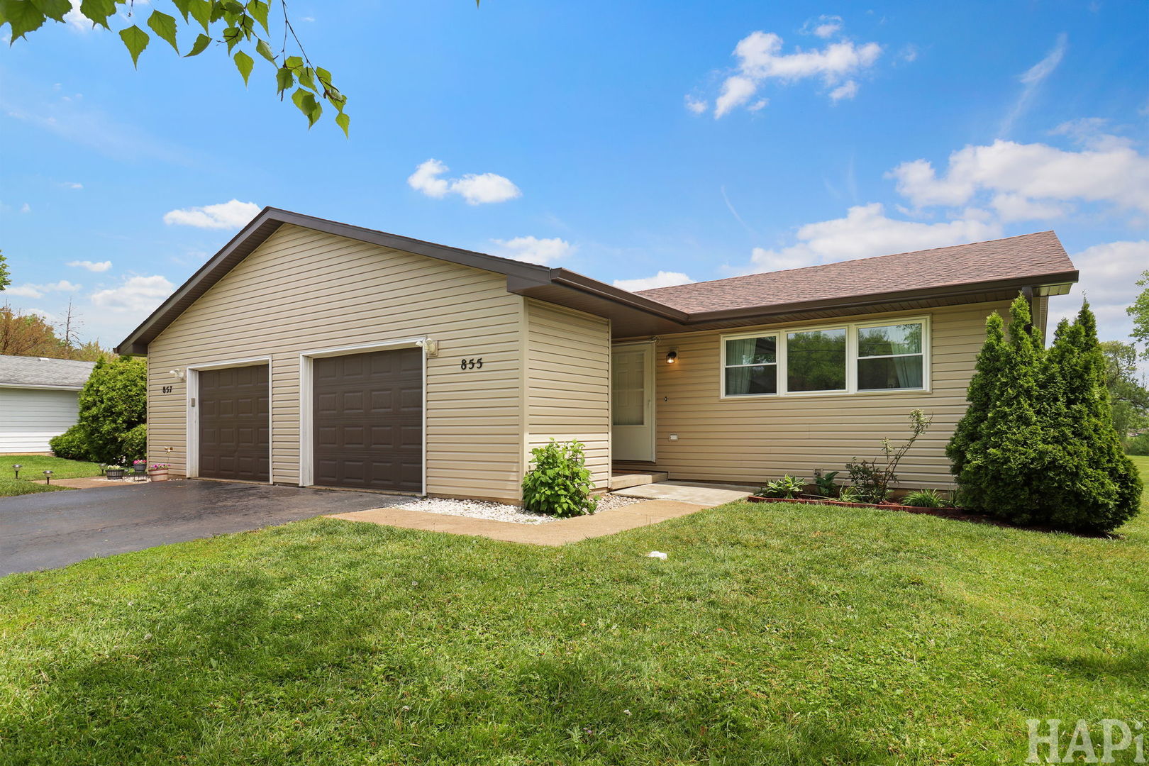 855 Belle Plaine Avenue, Gurnee, IL 60031