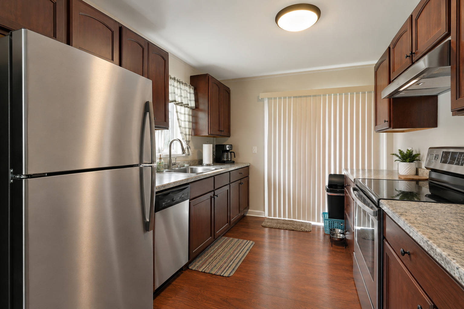 855 Belle Plaine Avenue, Gurnee, IL 60031