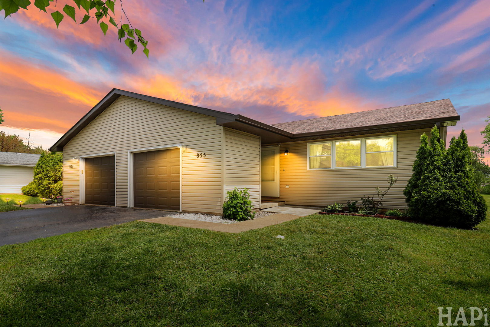 855 Belle Plaine Avenue, Gurnee, IL 60031
