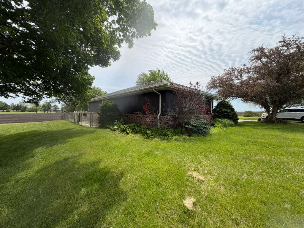 1698 E 950th Road, Tonica, IL 61370