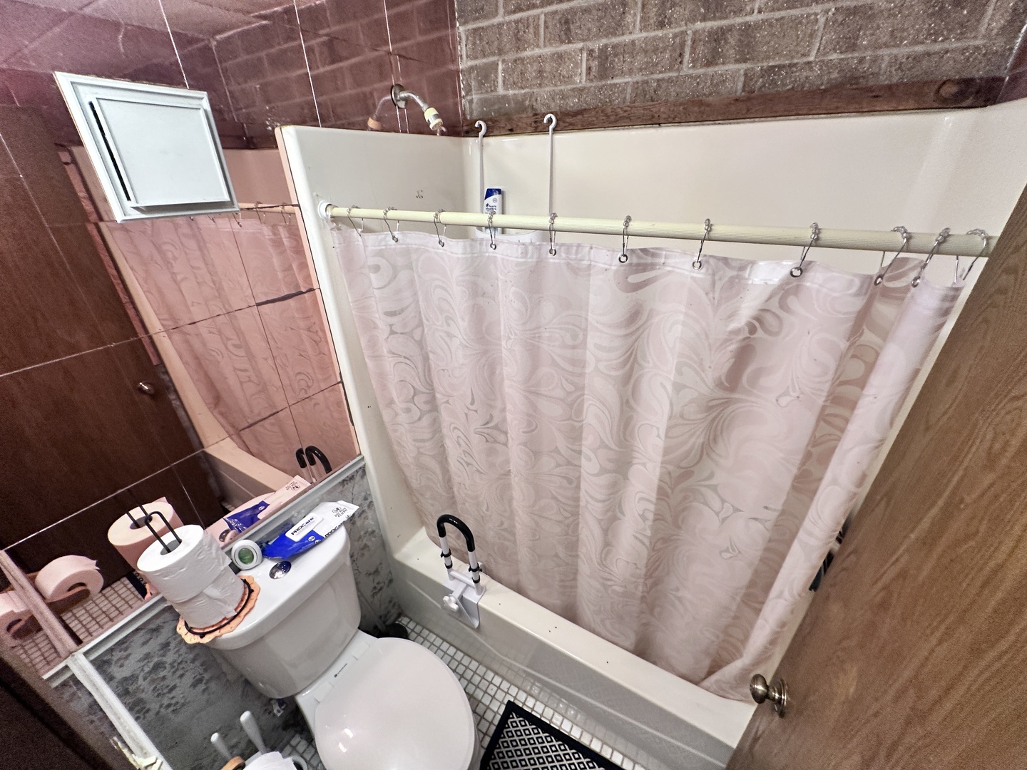 804 Kenneth Circle #804, Elgin, IL 60120