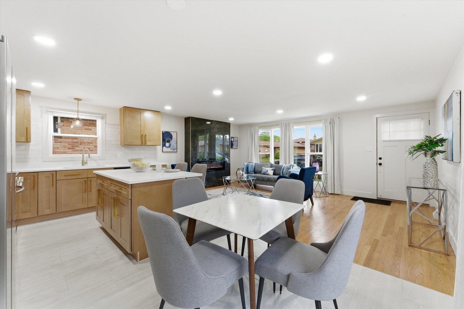 11635 S Bishop Street, Chicago, IL 60643