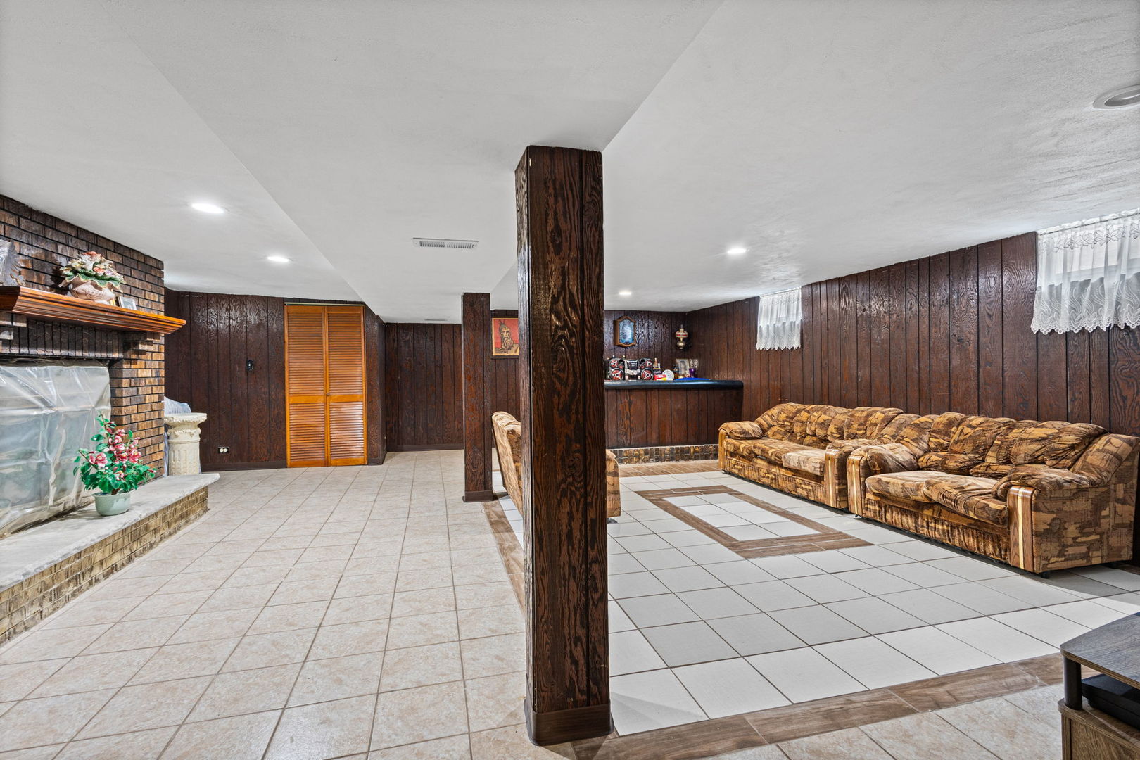 8240 45th Street, Lyons, IL 60534
