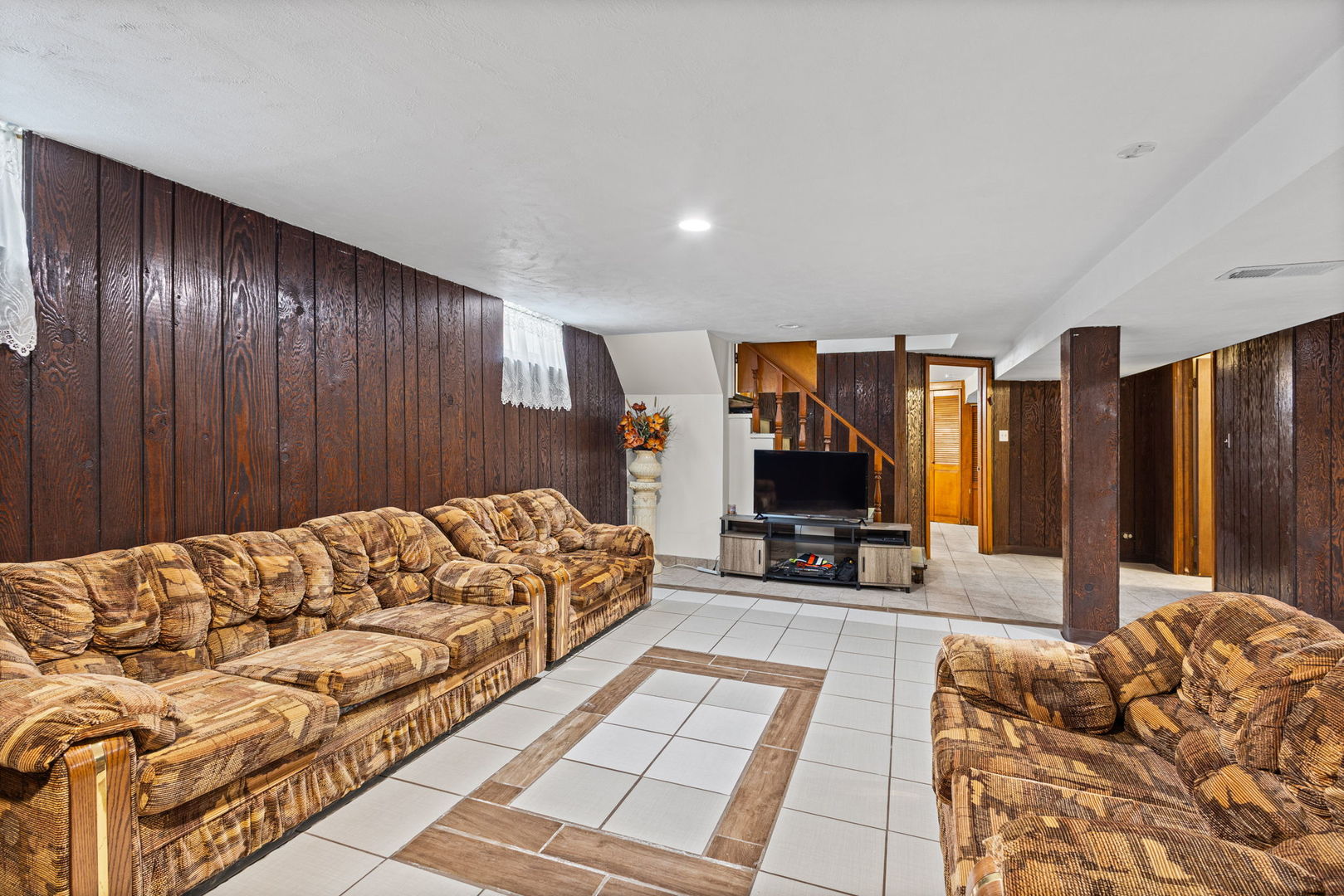 8240 45th Street, Lyons, IL 60534