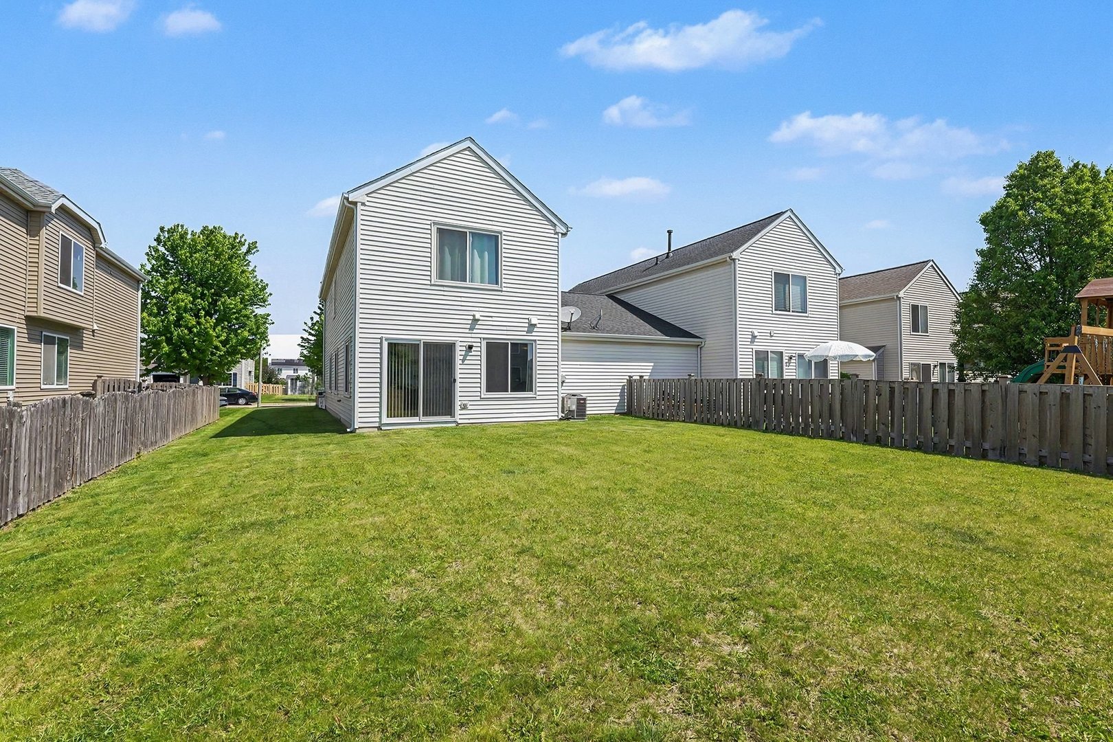 2913 Meadowview Lane, Montgomery, IL 60538