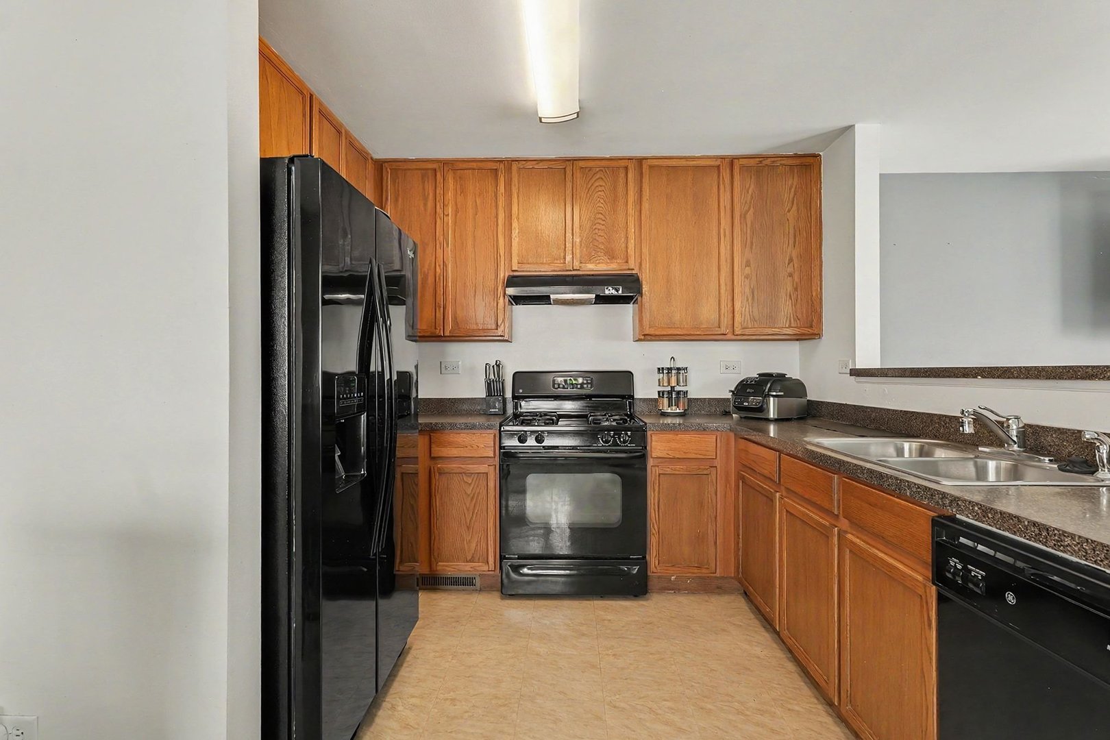 2913 Meadowview Lane, Montgomery, IL 60538