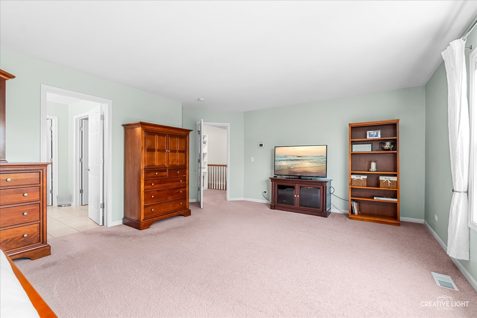 390 Bloomfield Circle, Oswego, IL 60543