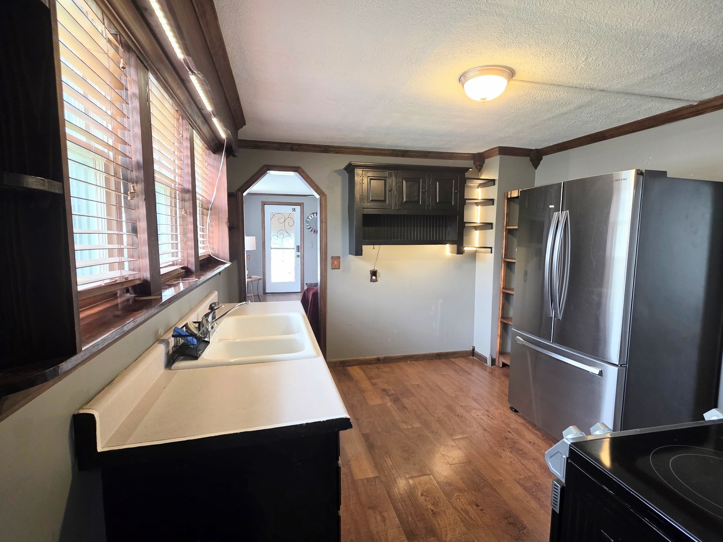 919 E Johnson Street, Clinton, IL 61727