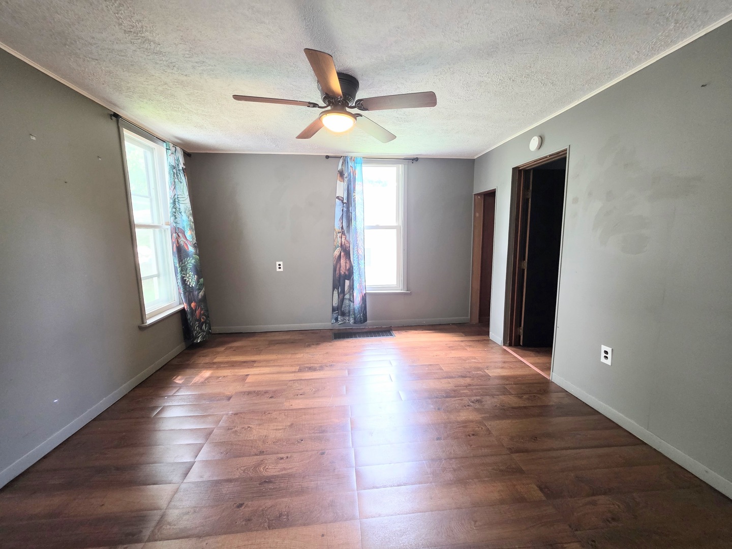 919 E Johnson Street, Clinton, IL 61727