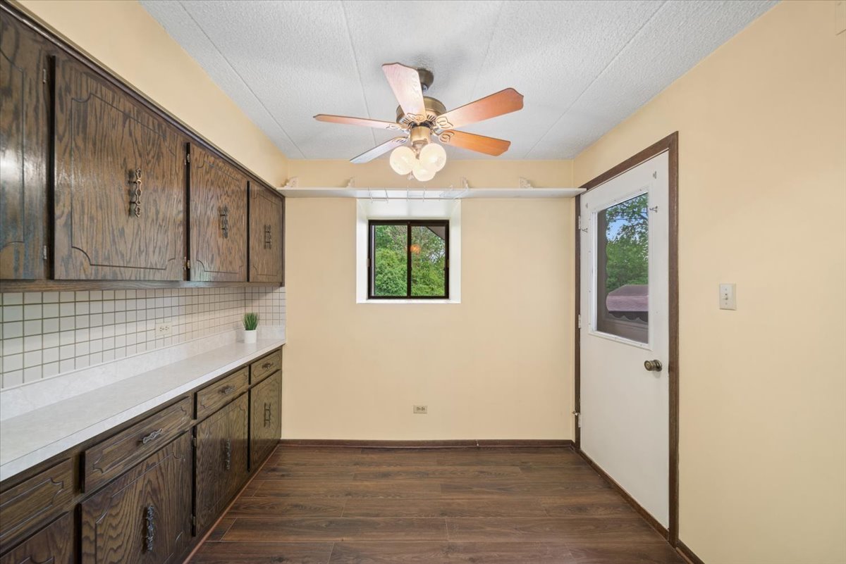 525 Cumnor Road #204, Westmont, IL 60559