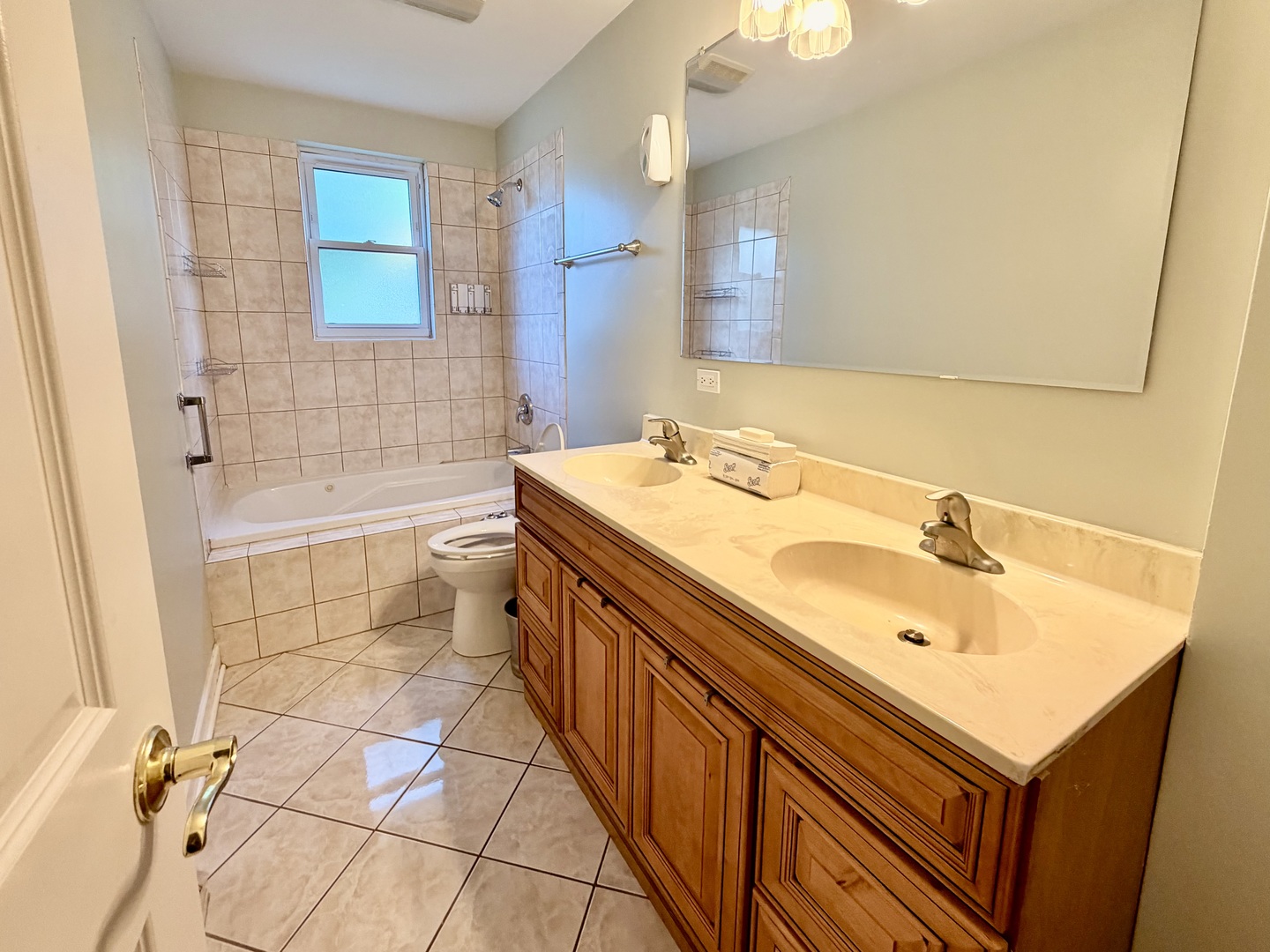 12118 W SOMERSET Road, Orland Park, IL 60467