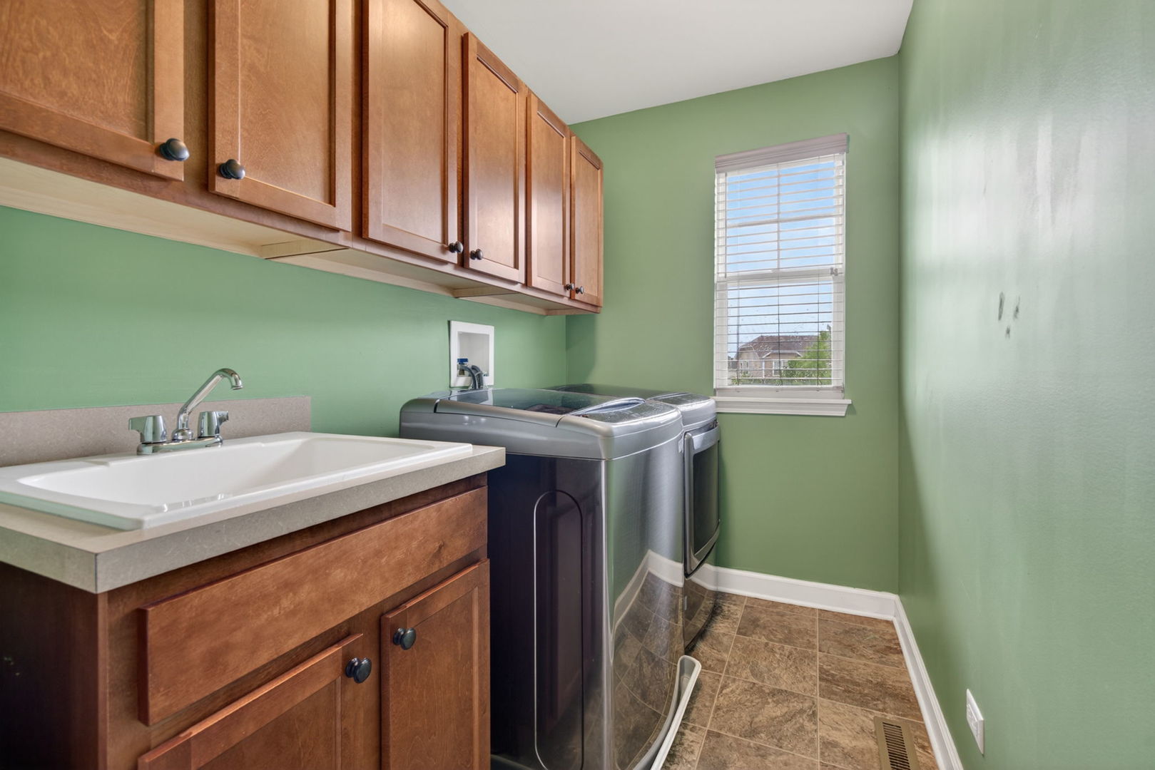 12807 Timber Wood Circle, Plainfield, IL 60585