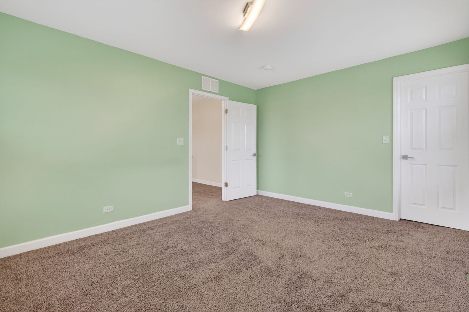 12807 Timber Wood Circle, Plainfield, IL 60585
