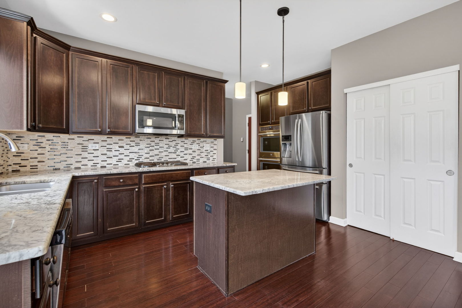 12807 Timber Wood Circle, Plainfield, IL 60585