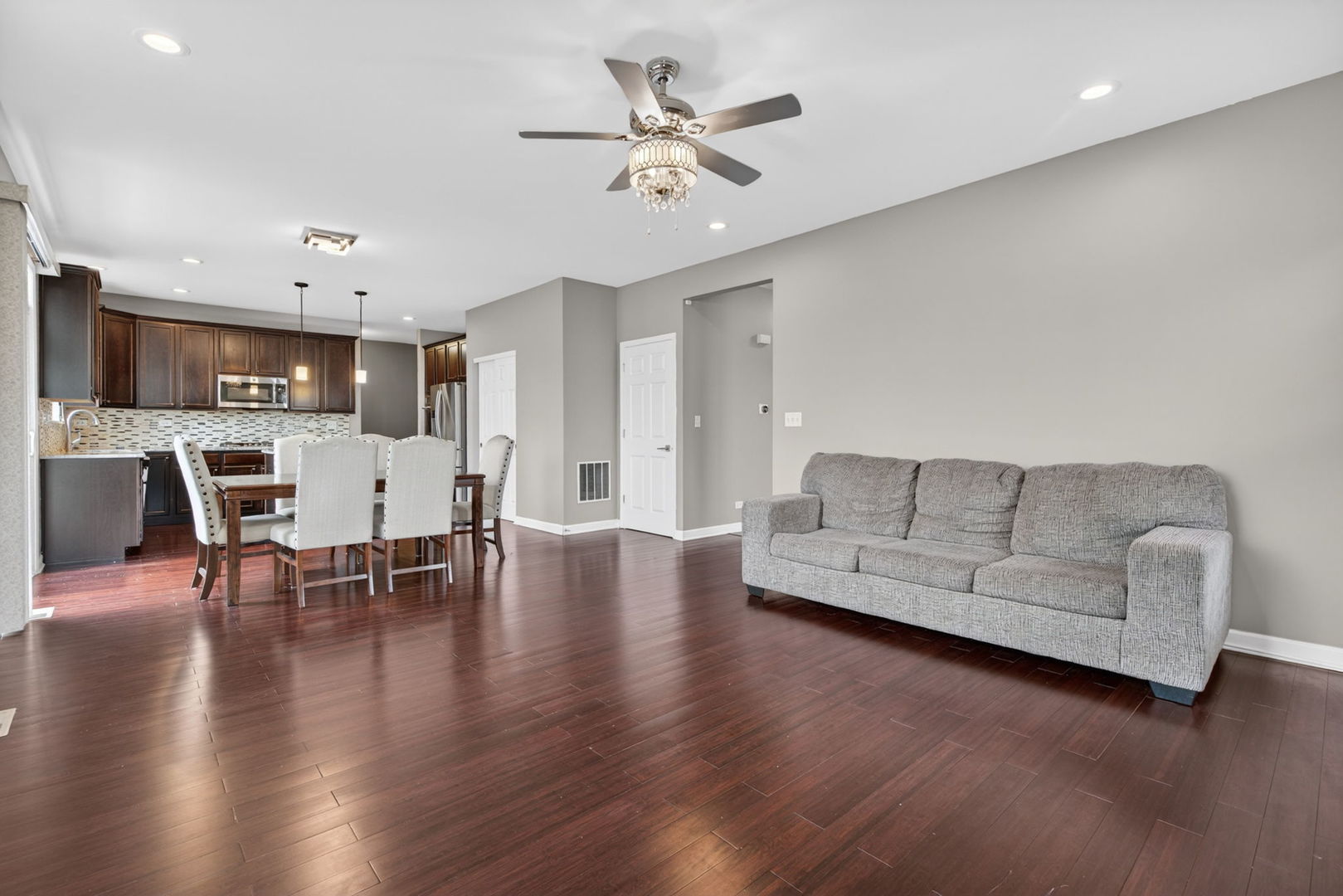 12807 Timber Wood Circle, Plainfield, IL 60585