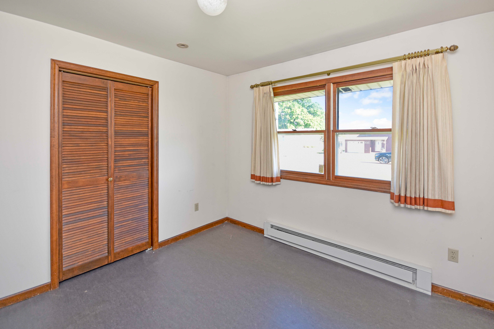 710 E Central Avenue, Princeton, IL 61356