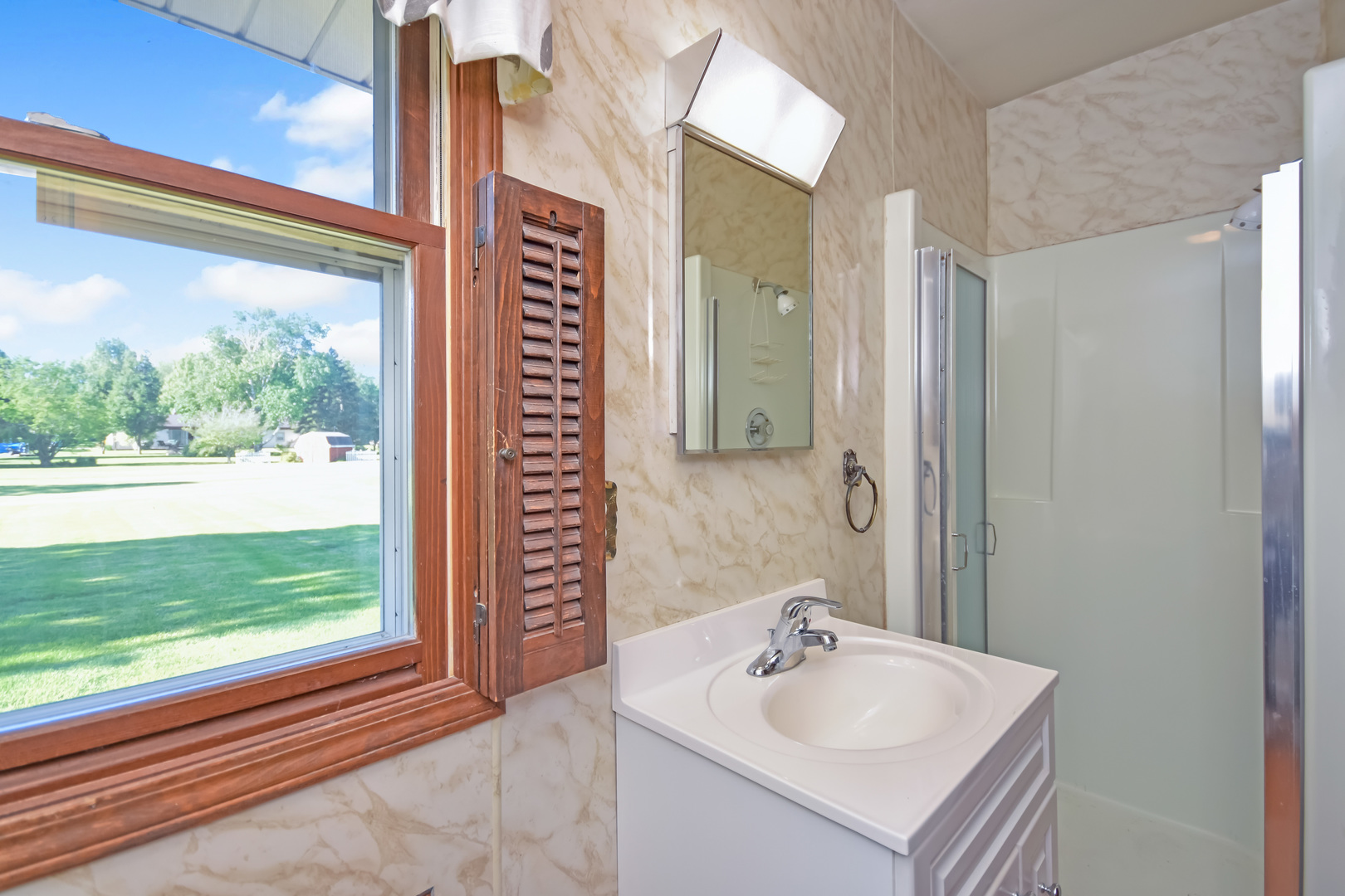 710 E Central Avenue, Princeton, IL 61356