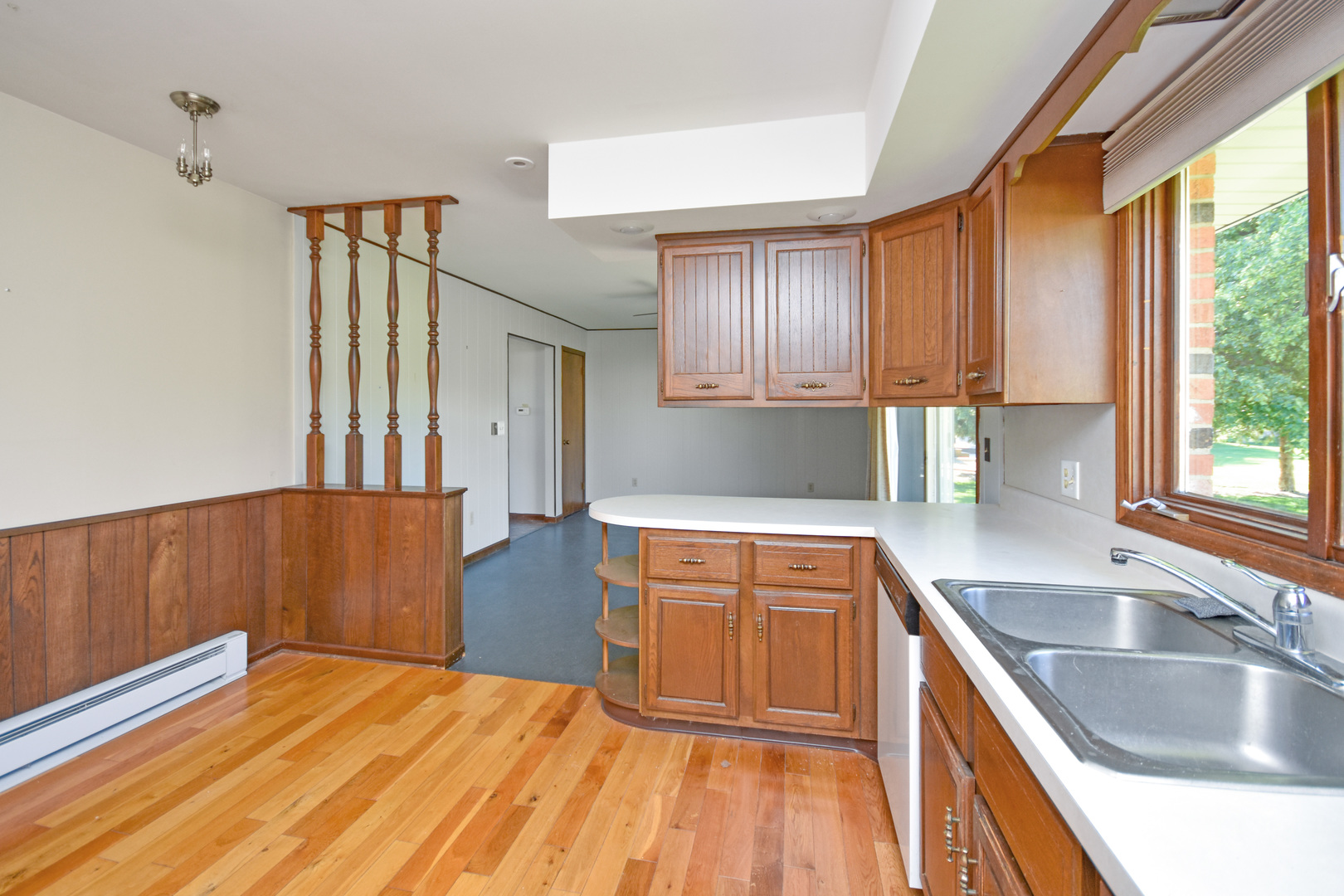 710 E Central Avenue, Princeton, IL 61356