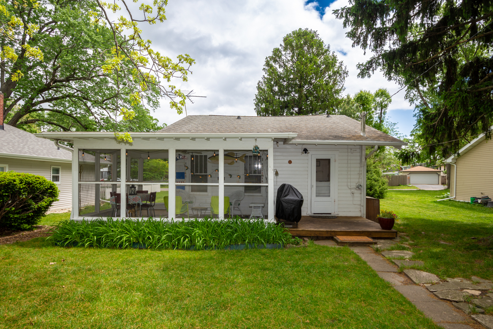 42986 N Lenora Street, Antioch, IL 60002