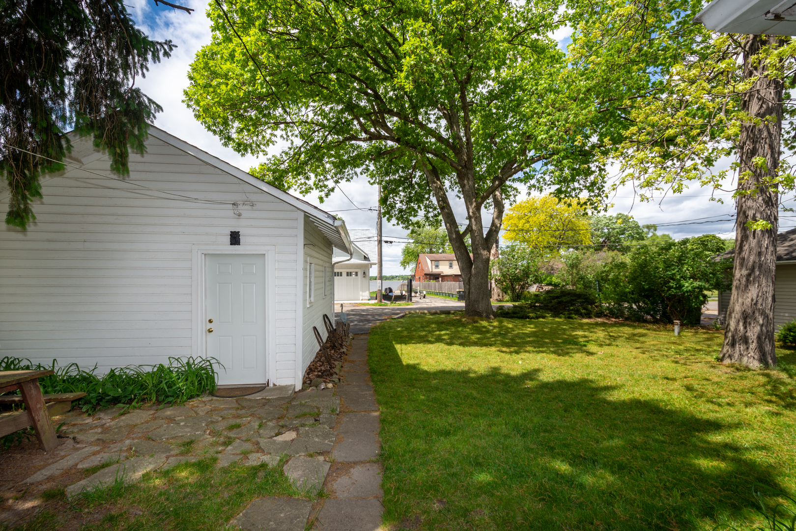 42986 N Lenora Street, Antioch, IL 60002