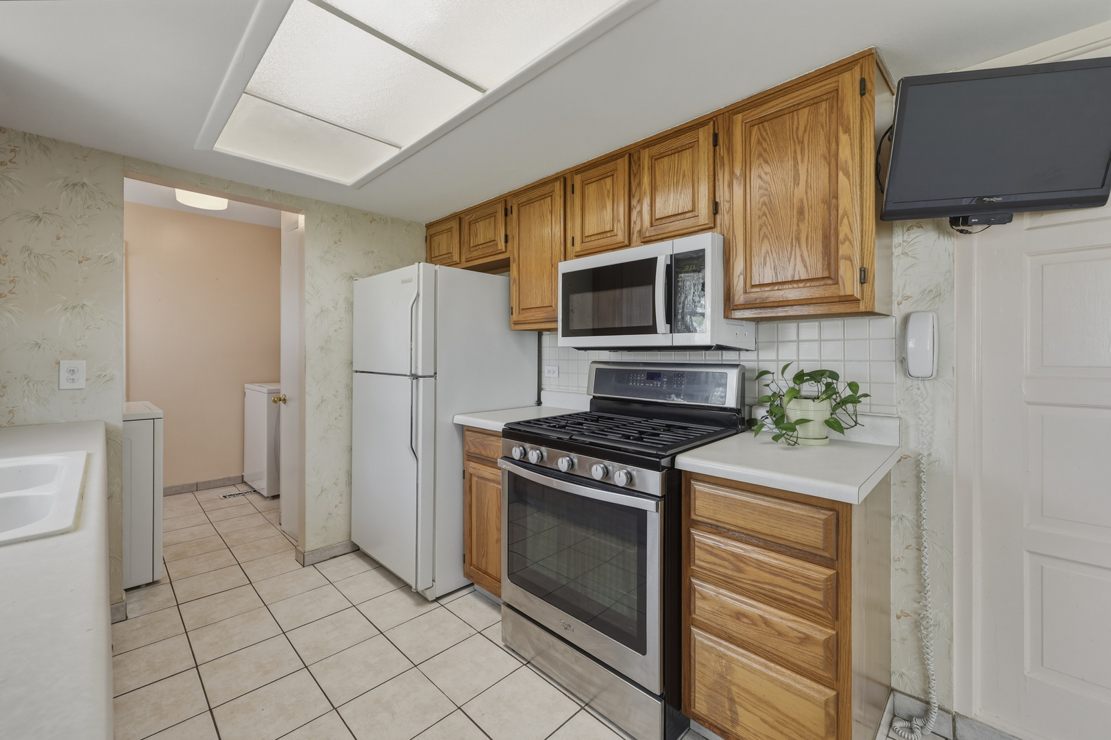 356 Banbury Avenue, Elk Grove Village, IL 60007