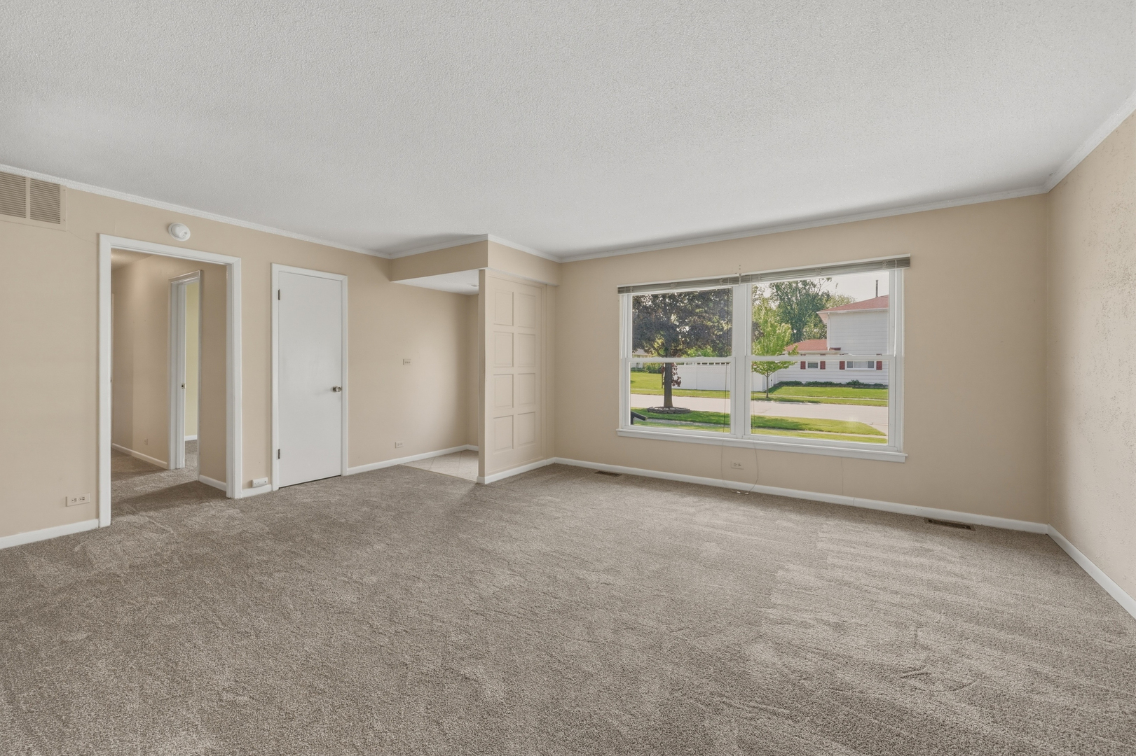 356 Banbury Avenue, Elk Grove Village, IL 60007