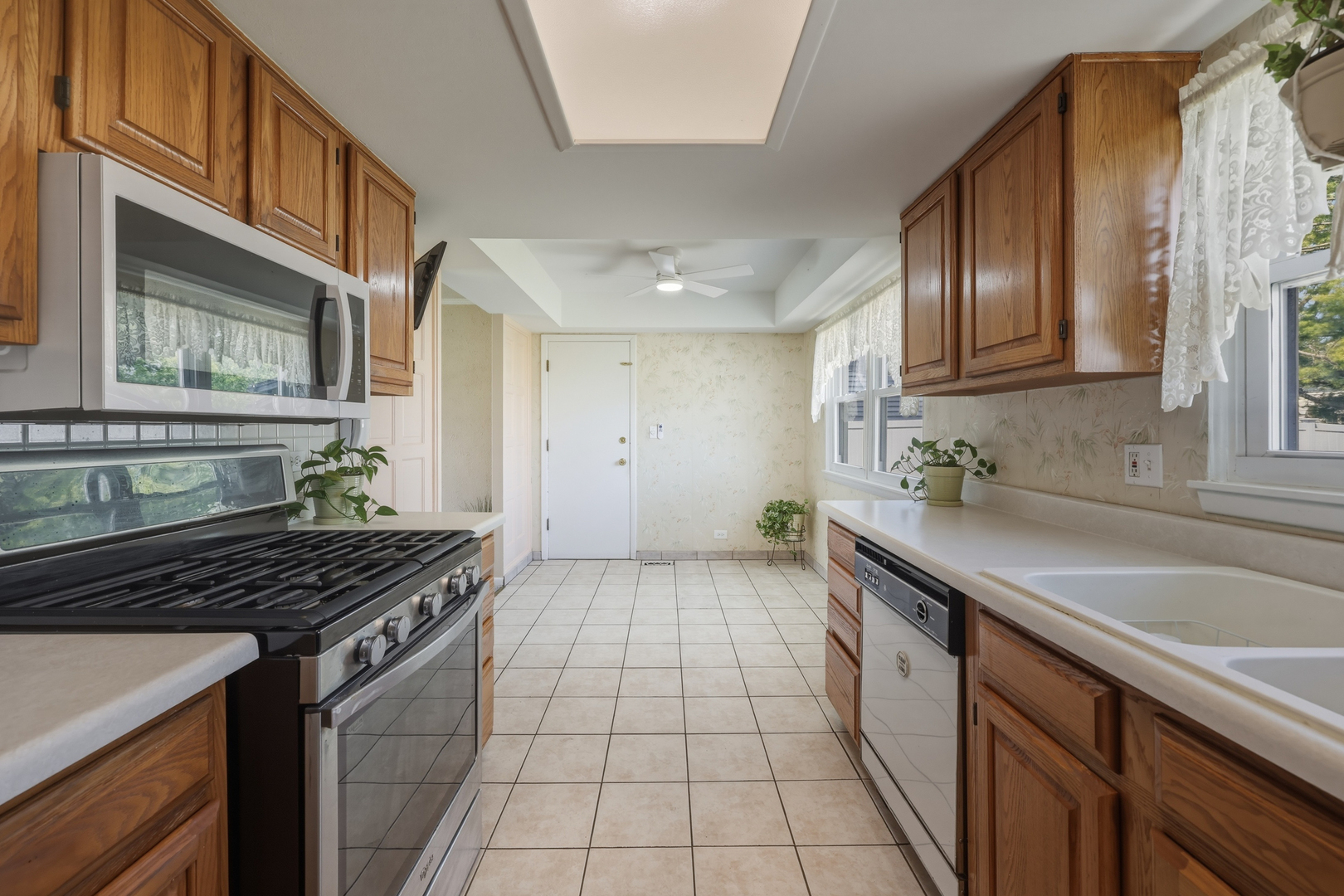 356 Banbury Avenue, Elk Grove Village, IL 60007