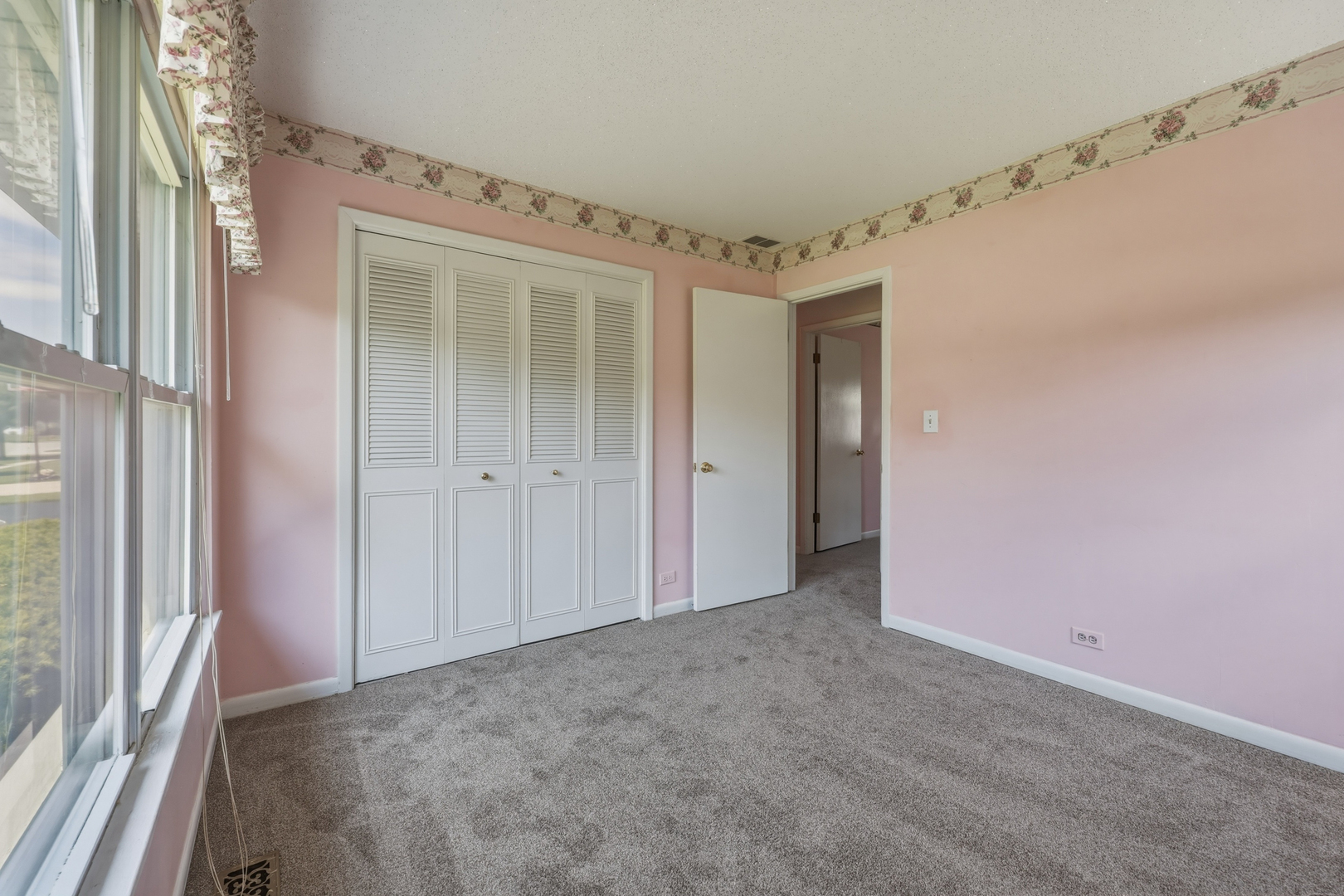 356 Banbury Avenue, Elk Grove Village, IL 60007