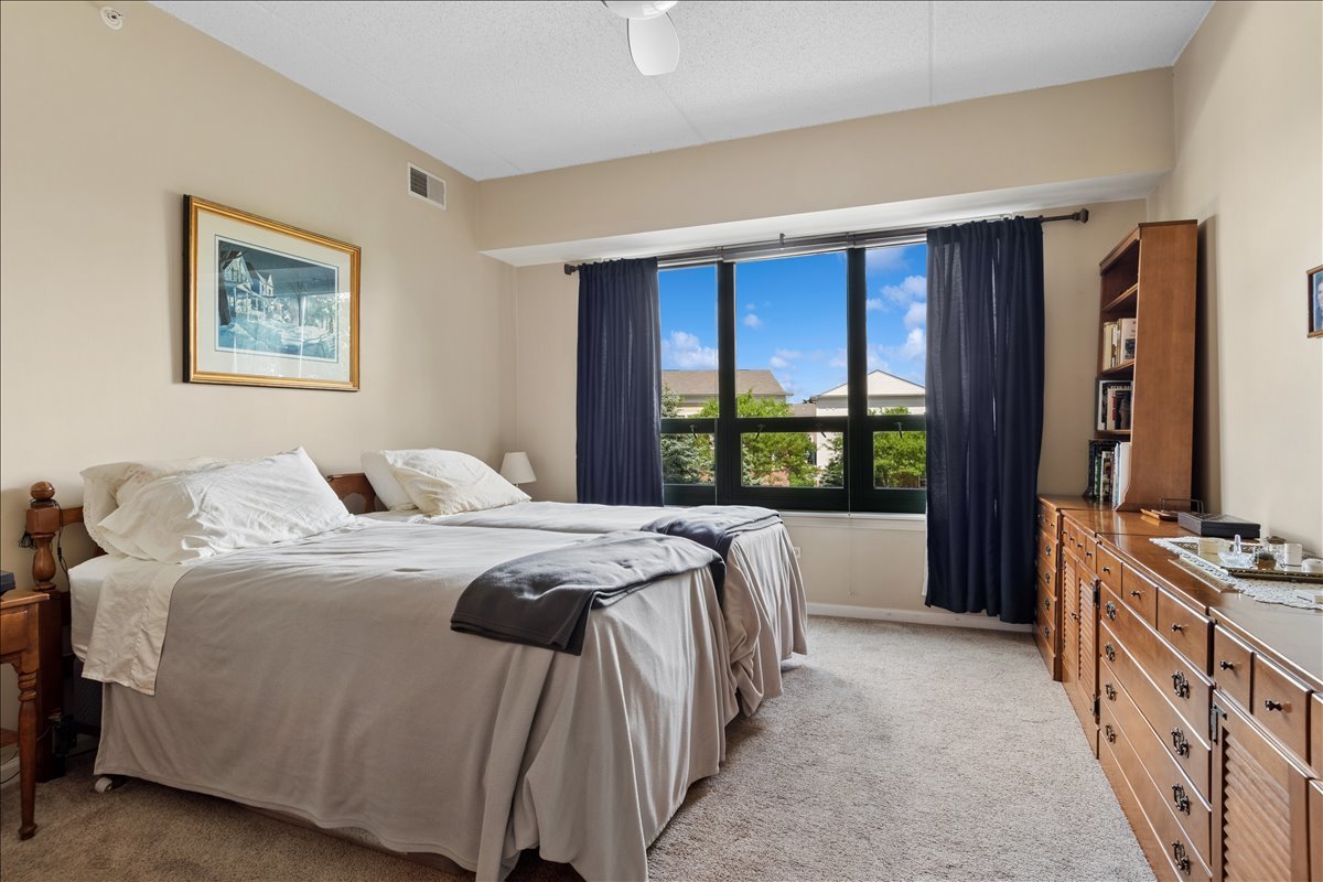 6420 Double Eagle Drive #306, Woodridge, IL 60517