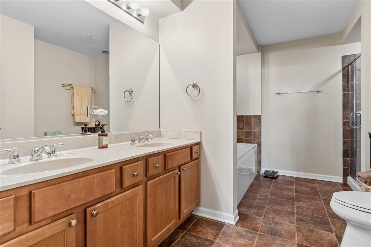 6420 Double Eagle Drive #306, Woodridge, IL 60517