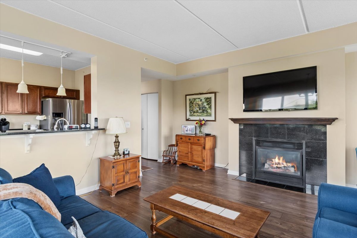 6420 Double Eagle Drive #306, Woodridge, IL 60517
