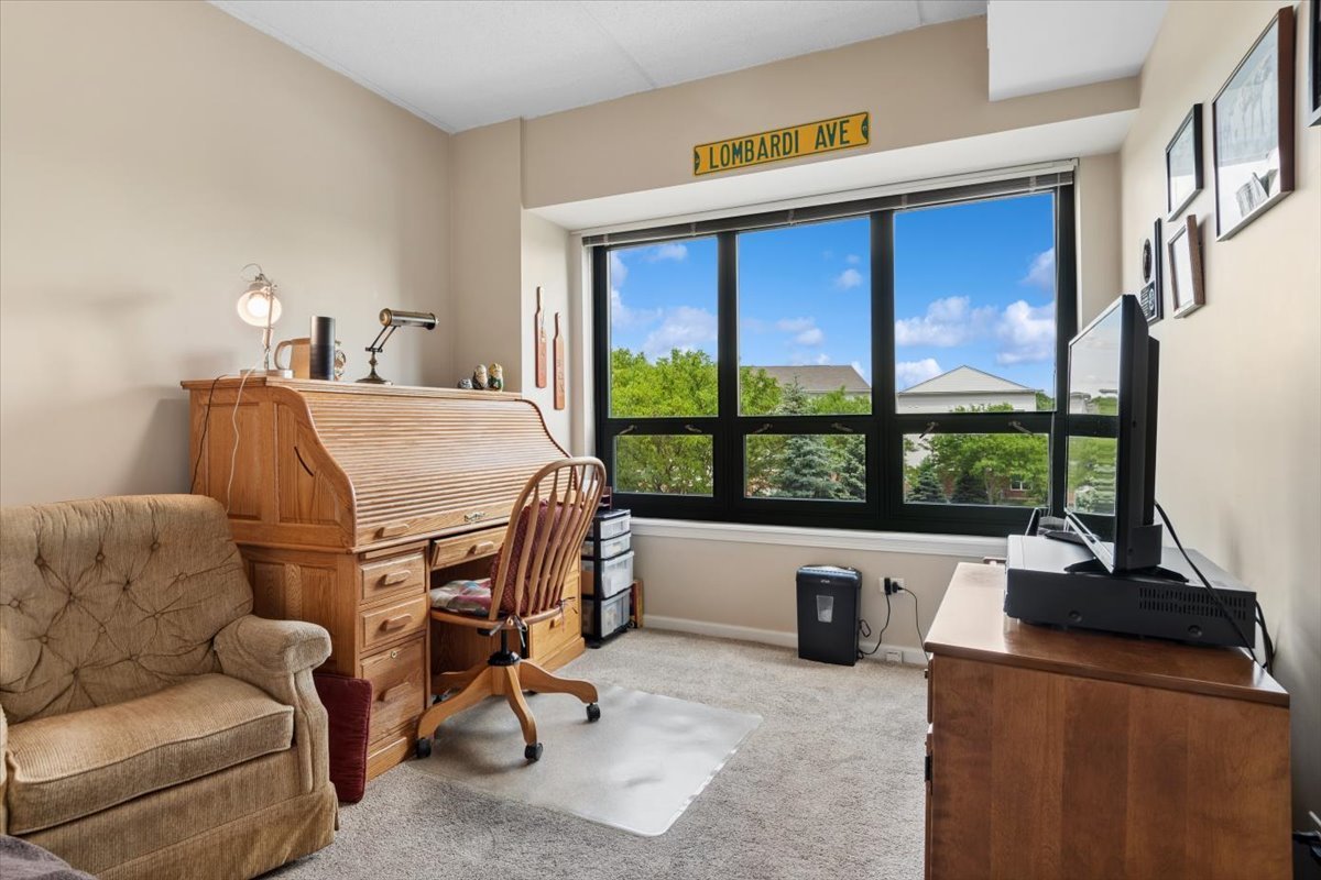 6420 Double Eagle Drive #306, Woodridge, IL 60517