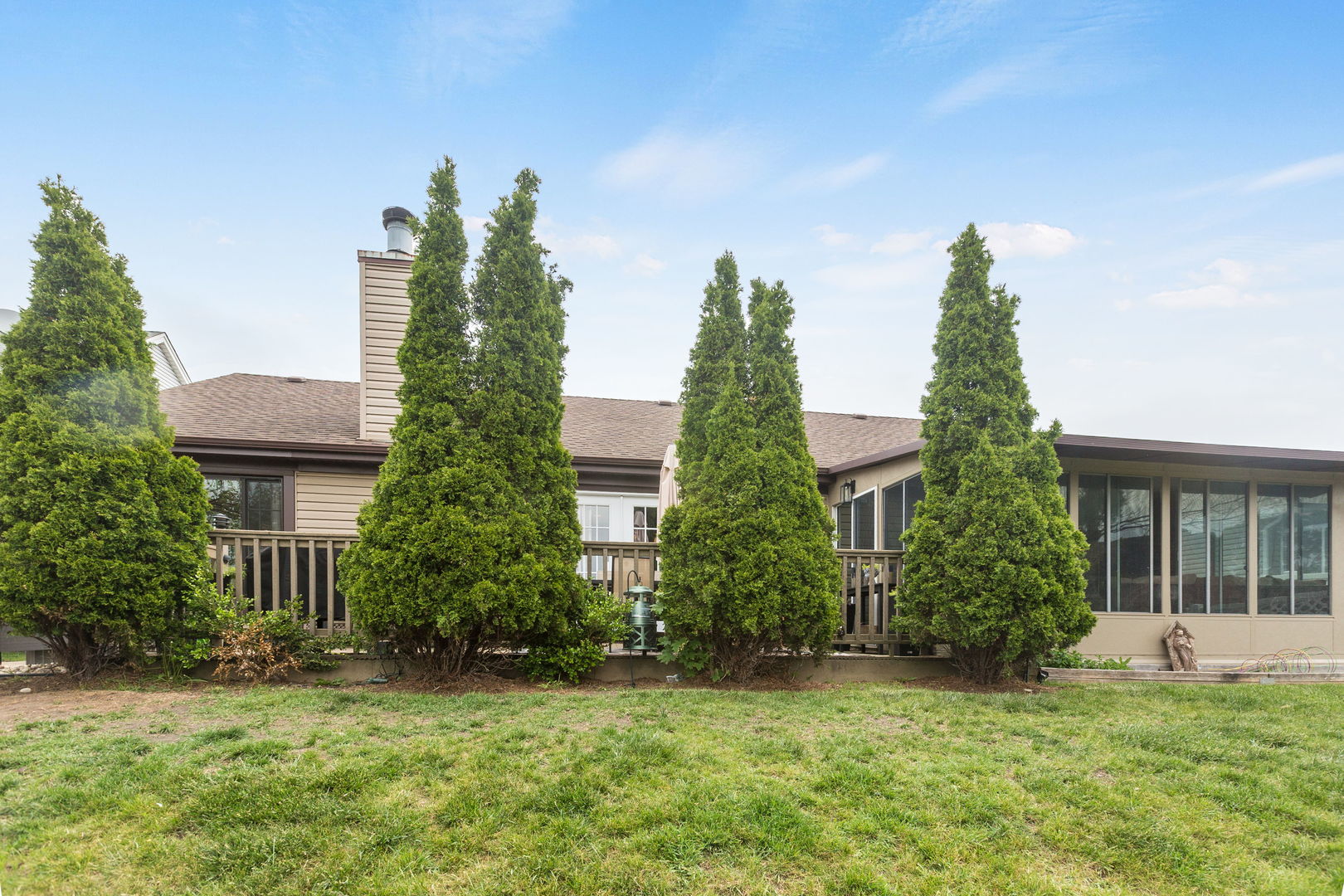 706 S Noah Terrace, Mount Prospect, IL 60056